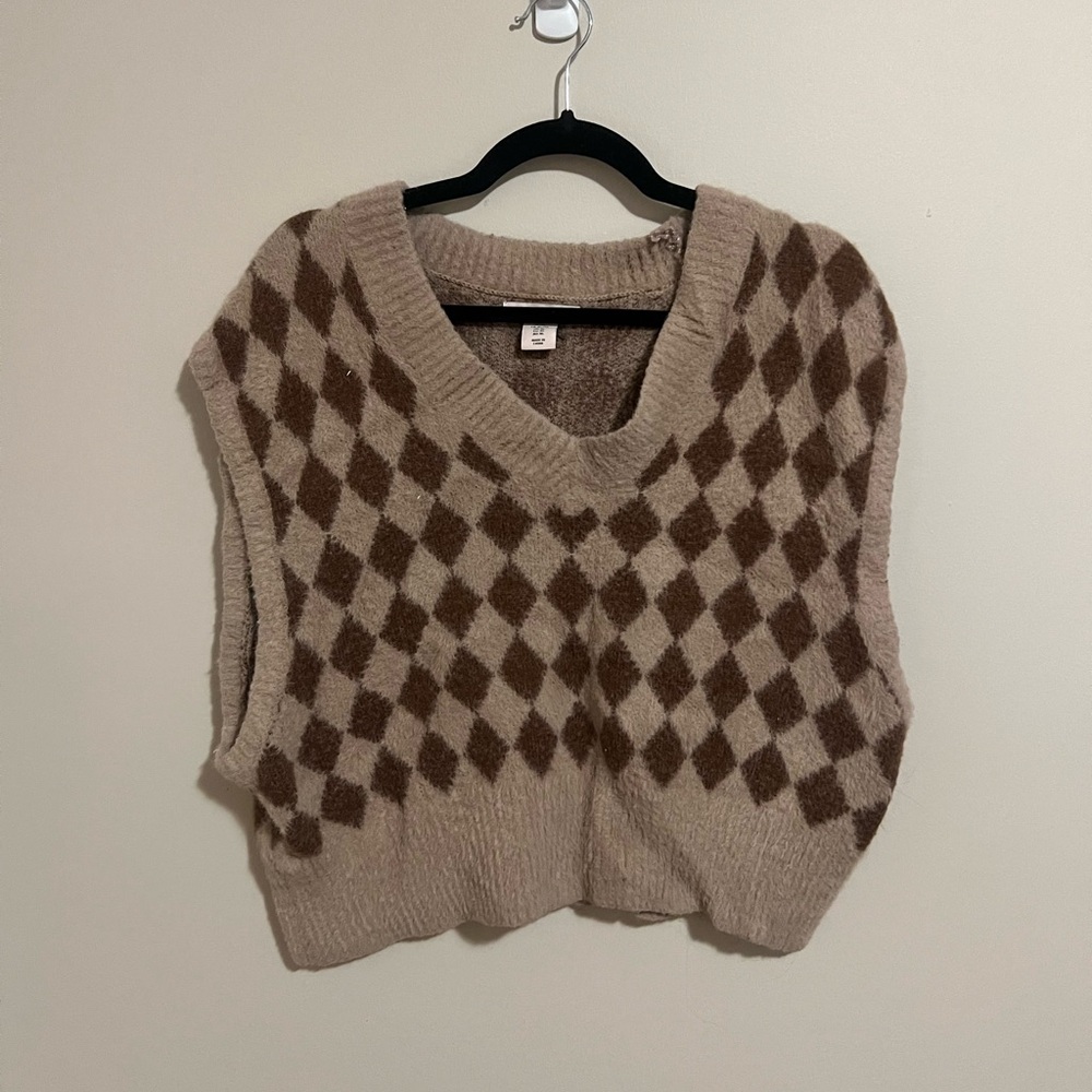 Checkered sweater vest